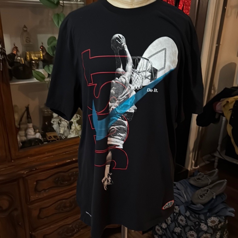 Nike Black Graphic T-Shirt